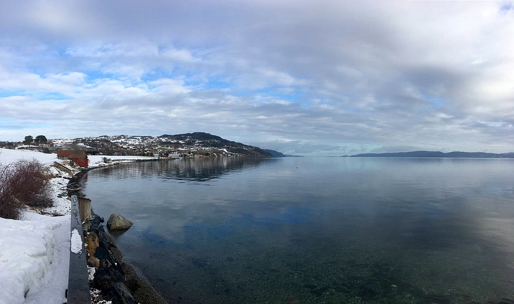 Stille i Grandfjæra i dag.