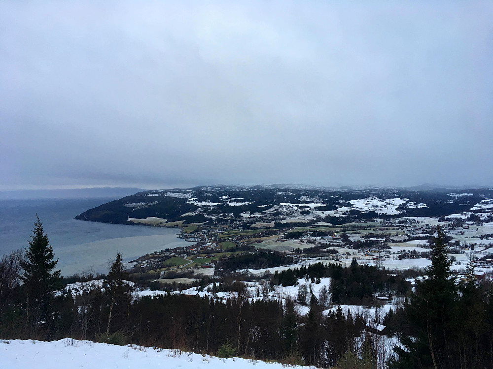 Panorama mot Leksvik sentrum.
