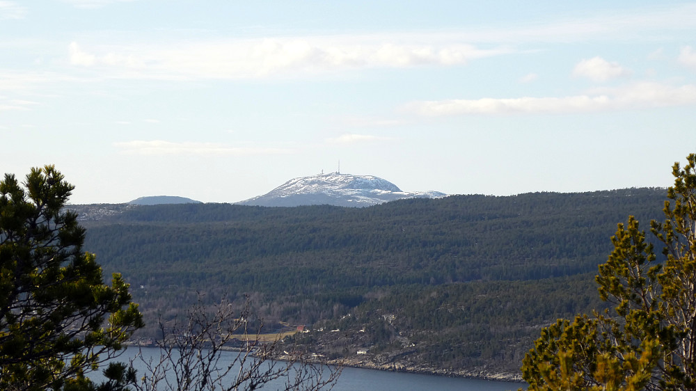 Snur man 180 grader ser du rett mot Kopparen 483 moh.