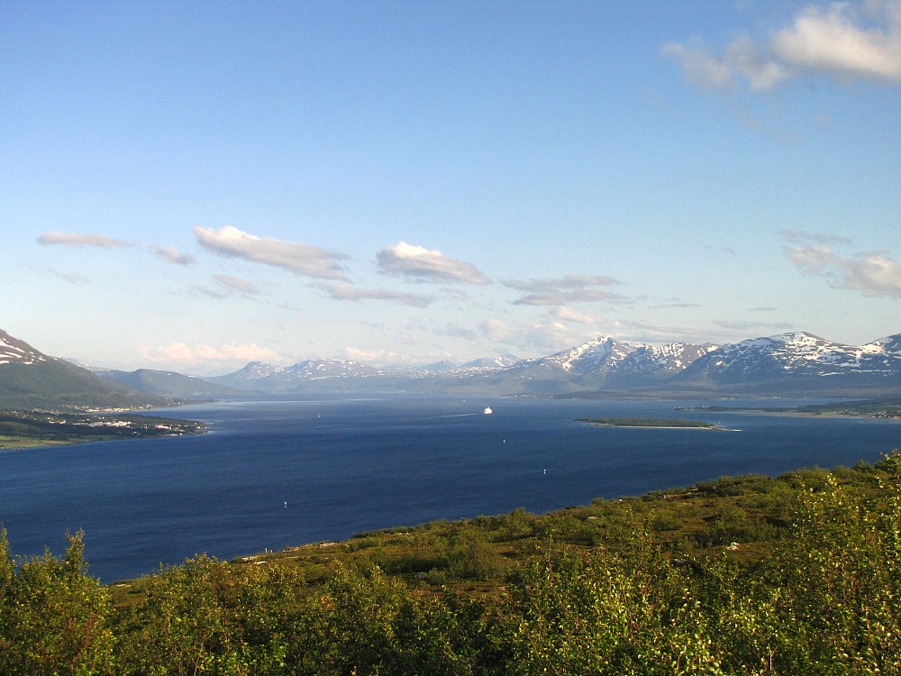 Mot Balsfjorden i sør.