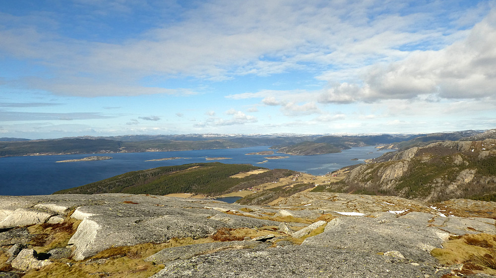 Ned mot Refsnes,Sørfjorden og Nordfjorden.