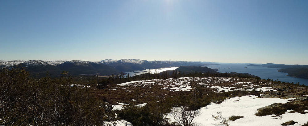 Ser her ut Stjørnfjorden mot Ytre Trondheimsfjorden.Ser Geitheia midt på bildet ned mot Råkvåg.