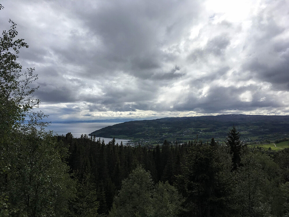 Fra Vålåstoppen mot Leksvik Sentrum.