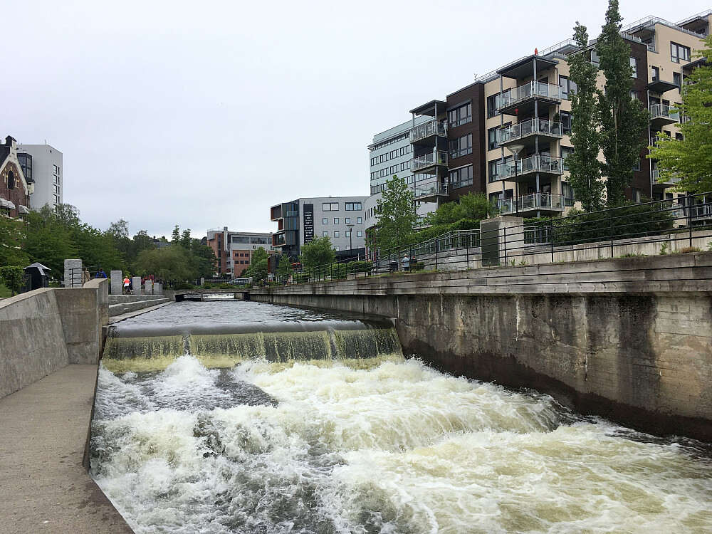 Elva gjennom Nydalen har en flott arkitektur.