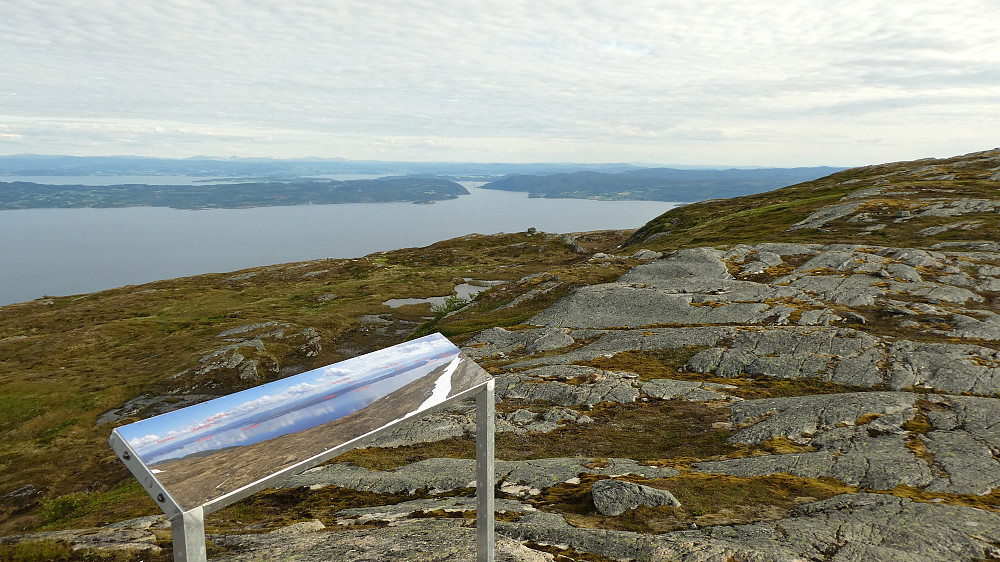 Utsikt mot Skarnsundet fra Follaheia.
