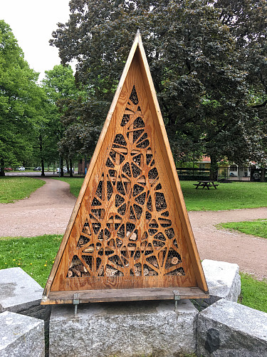 Humlehotell i parken på Sagene.