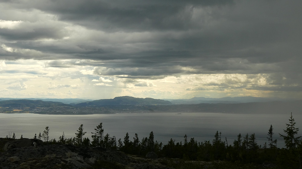 Fra utsiktspunktet mot Trondheim.Bilder taler for seg.