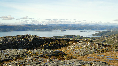 Utsikt mot nord og Stjørnfjorden.