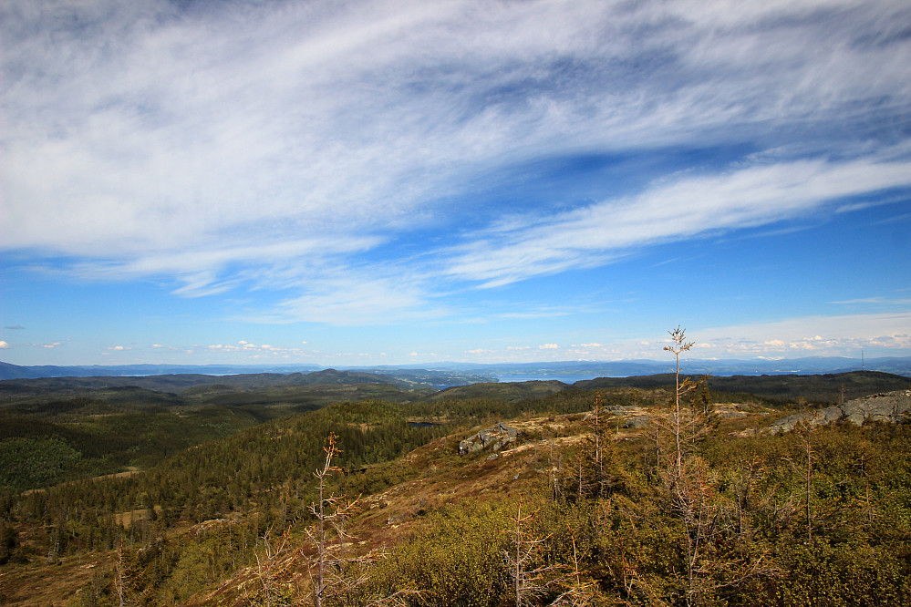Mot Skarnsundet og Inderøy.