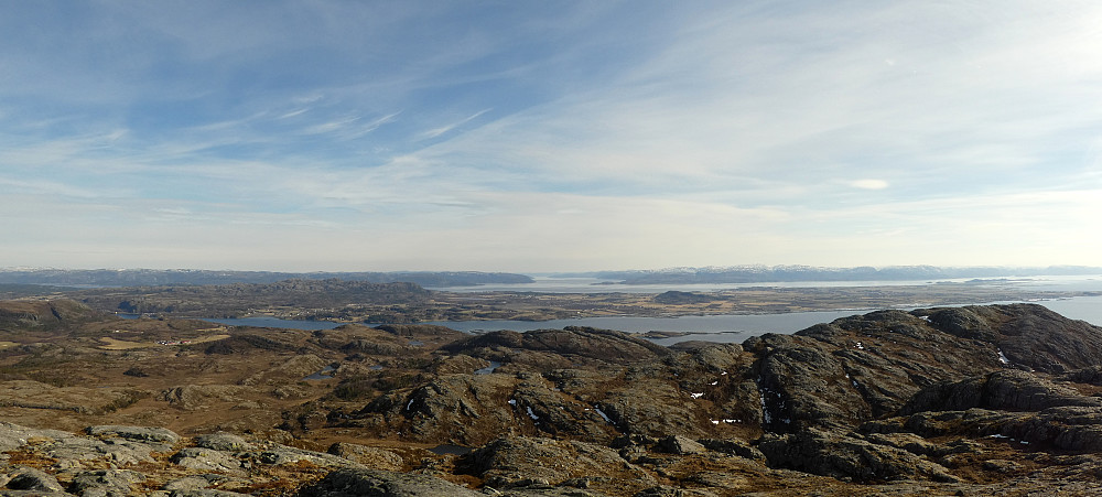 Mot Ørlandet og rett inn Trondheimsfjorden.