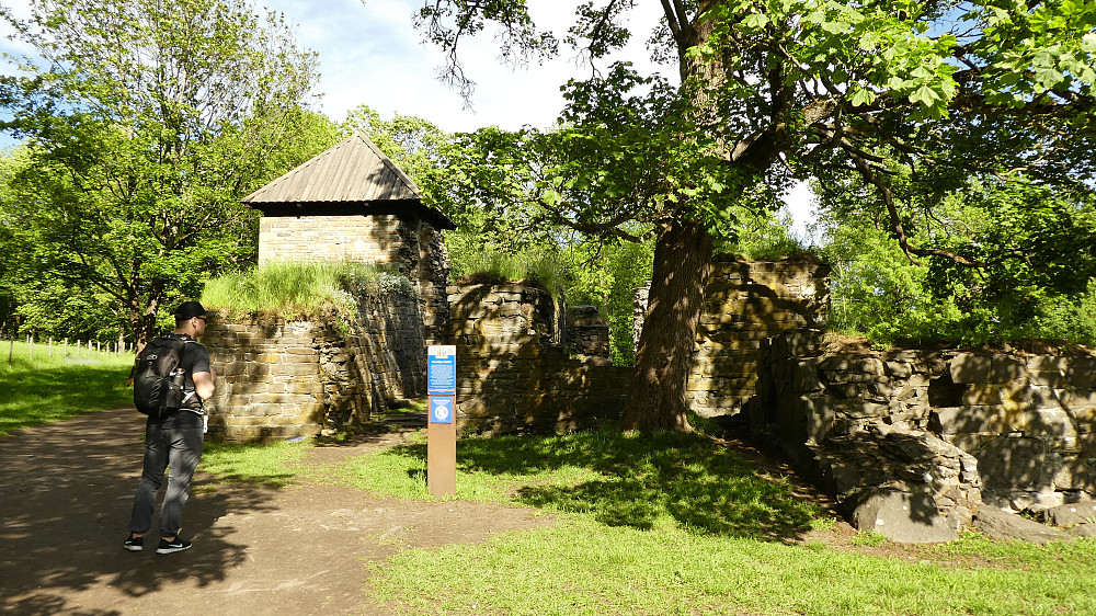 Kloster ruinene.
