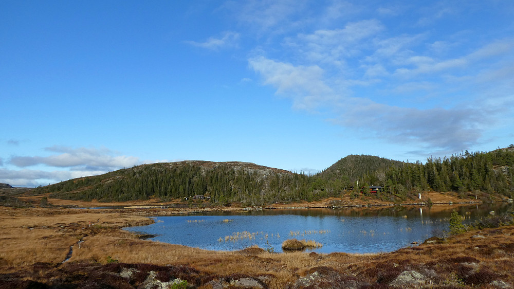 Den første av Malitjønnan du kommer til.