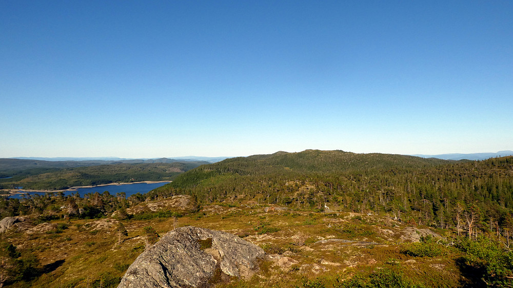 Mot Slettheia og Storknuken.