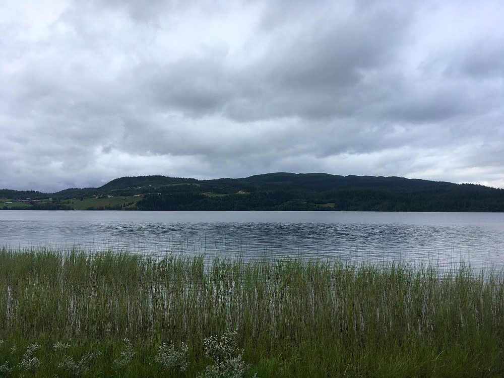 Storgrønsjøen og Hårfjellet.