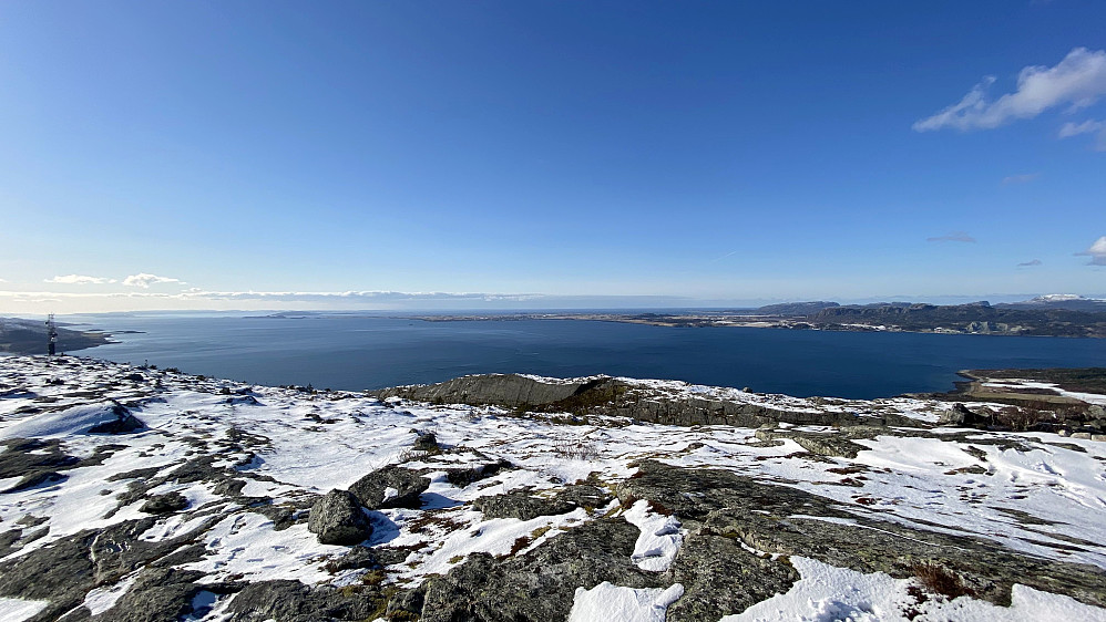 Ytre Trondheimsfjord med Ørlandet  bak.