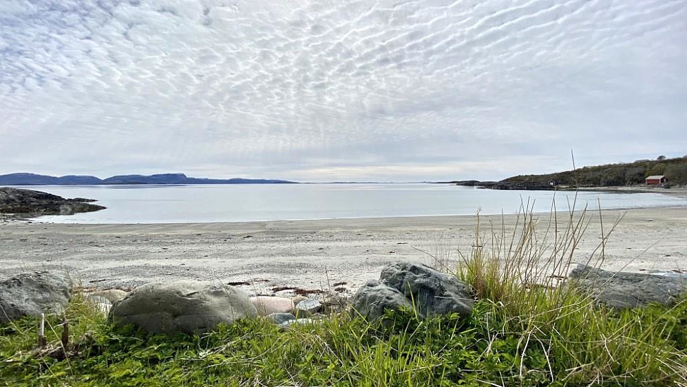 Rørvik og Nærøysundbrua langt i det fjerne.