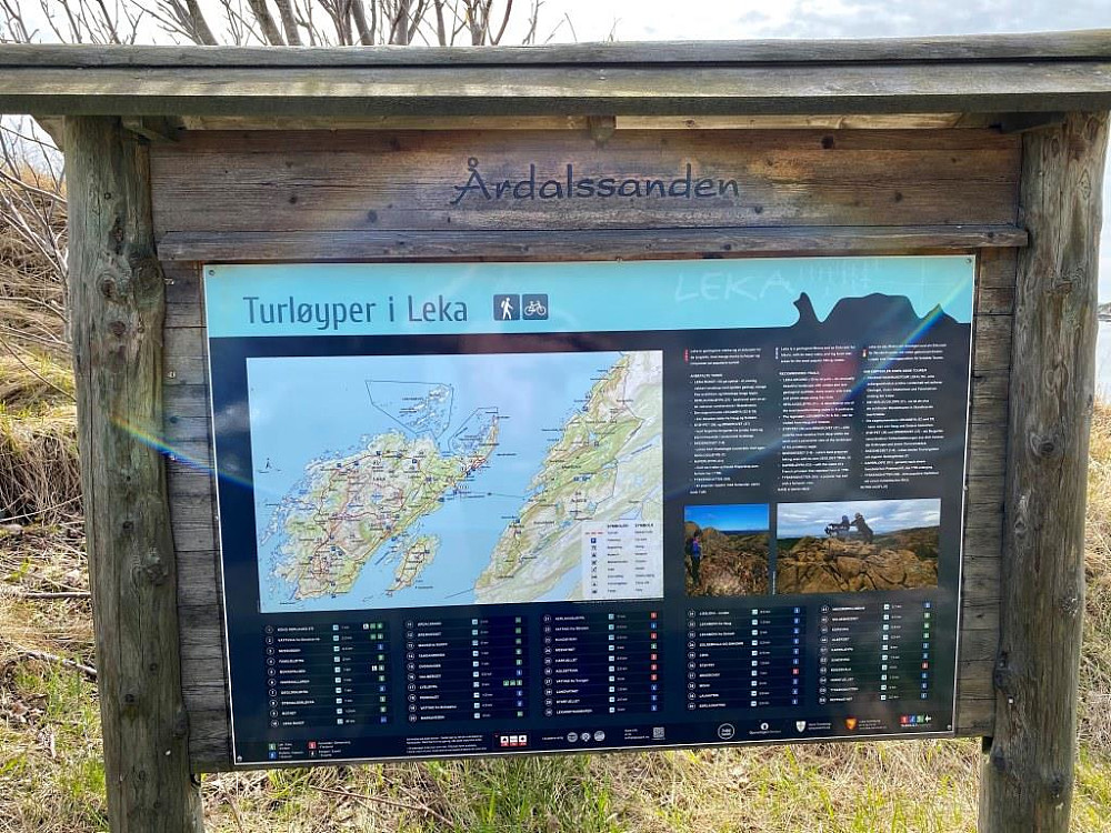 Fin info tavle står nede ved p-plassen.Mye å velge imellom her.