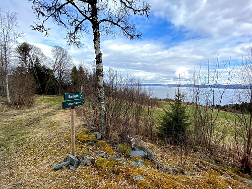 Ved Skjerset gården.