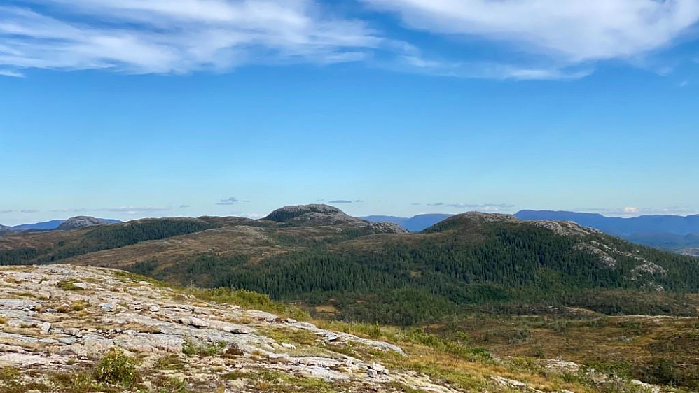 Ser her mot Rafjellet med Solemsklumpen i senter og Grytklumpen til høyre.