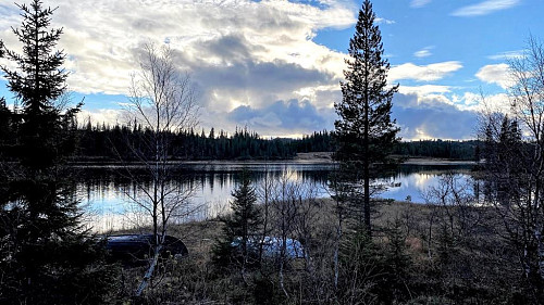 Indre Svellestjønna ved p-plassen.