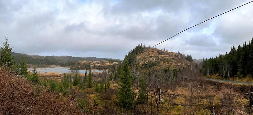 Høsten er her for fullt. Topptjønna er også full da det har vært mye regn.