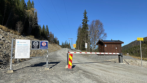 Da er det bare å ta fatt på turen opp. Ingen bom avgift:)