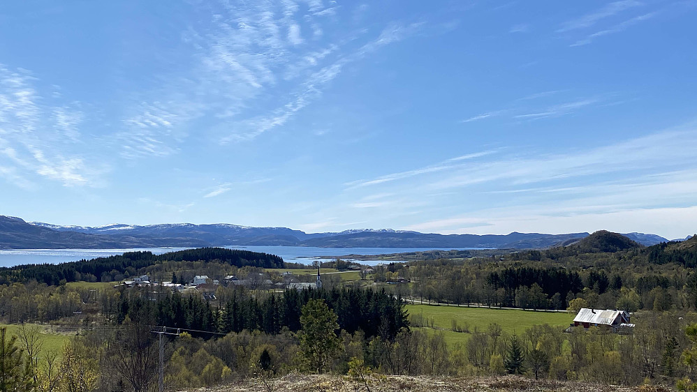 Mot sør og Husby.