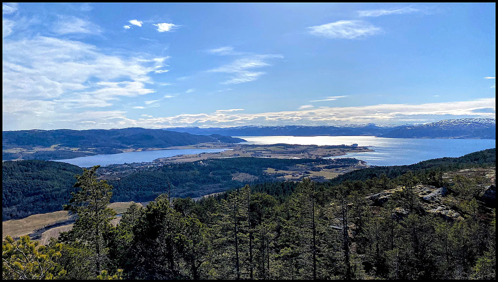 Mot Rissa og fjorden.