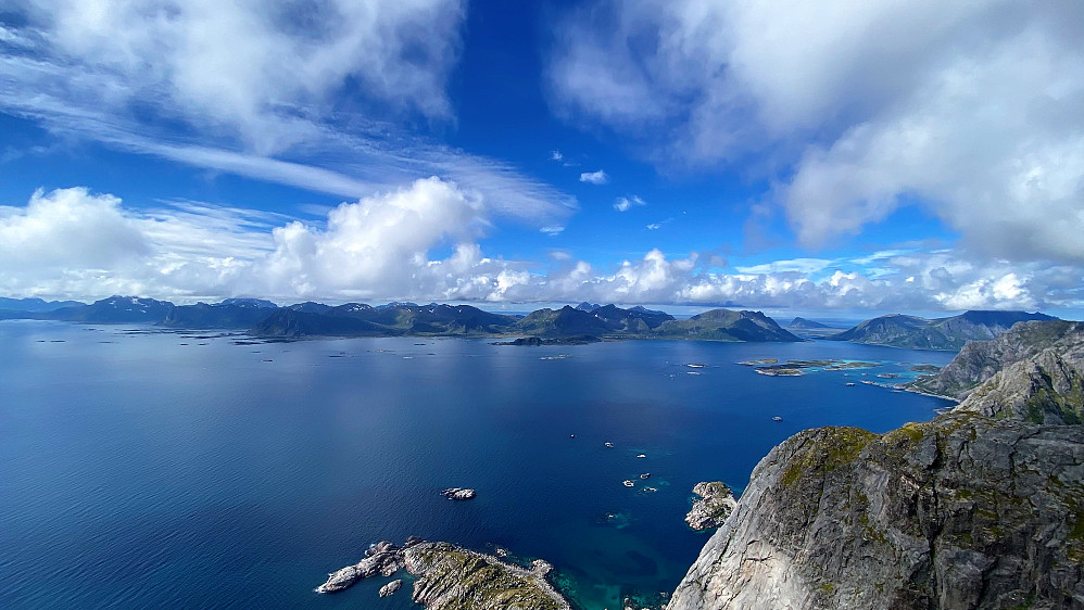 Henningsværstraumen.