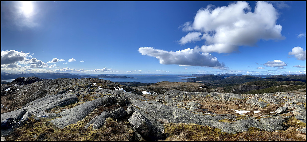 Panorama mot Ytre Trondheimsfjorden og Ørlandet.