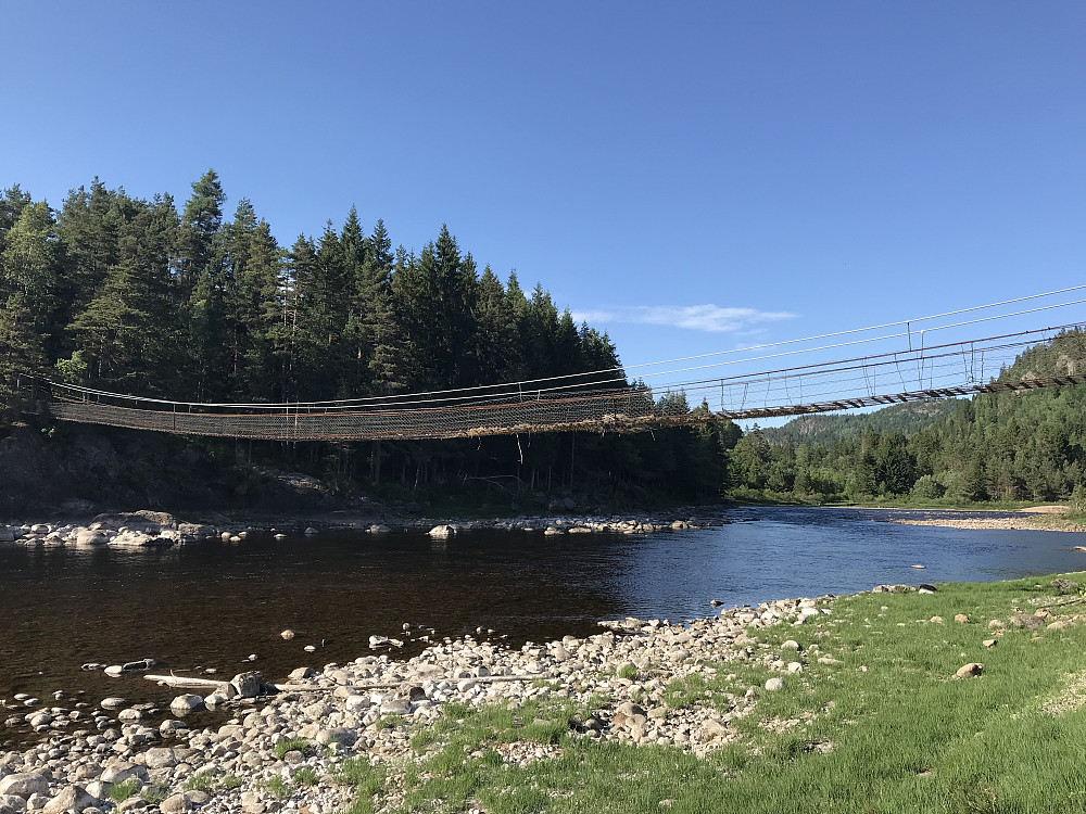Slågedalsbrua, her gikk vannet over gangbanen flommen 2/10-17.