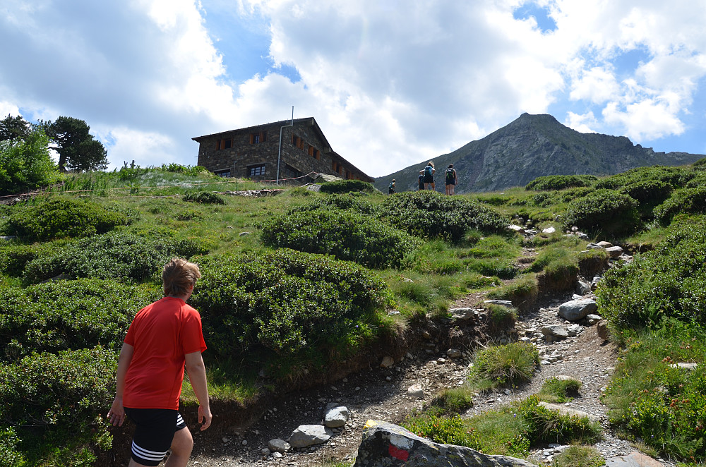 Refugi de Coma Pedrosa, ca 2timers rolig gange