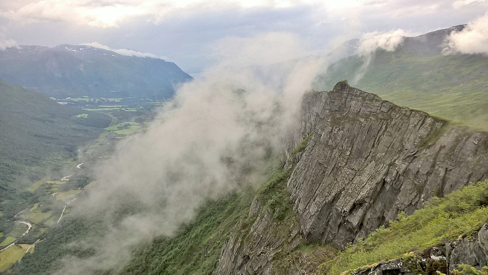 Vestover frå Husnebba