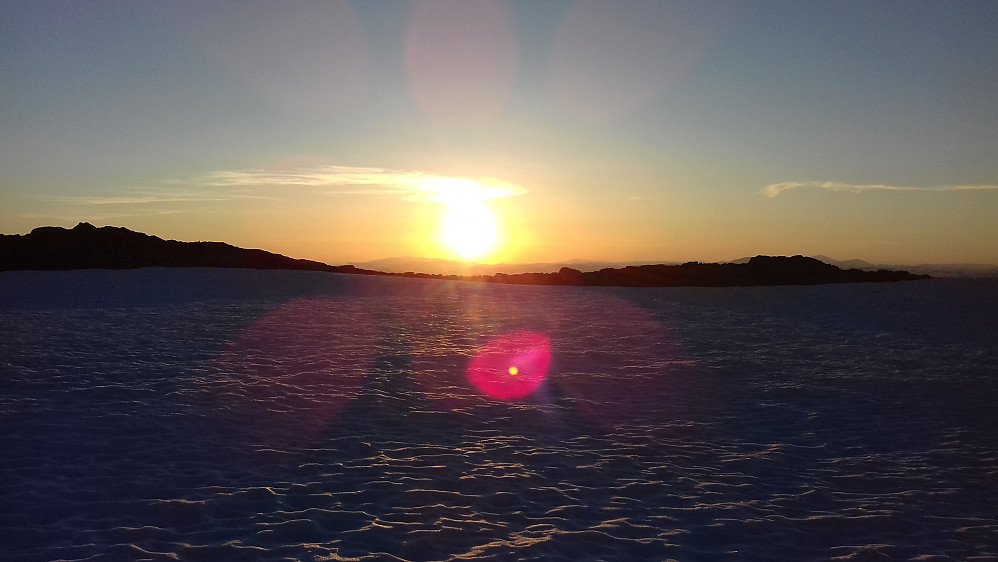 Stor solnedgangsstemning nær toppen av Blåbergi!