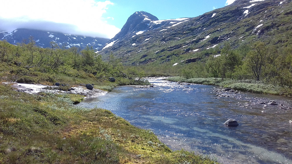 Bisseggskardet, smellvakkert om en fokuserer på idyll og fjellheimen generelt, men været oppi høyda holder fortsatt ikke mål...