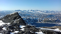 Fra toppen mot nordtoppen og Sulisfjella.