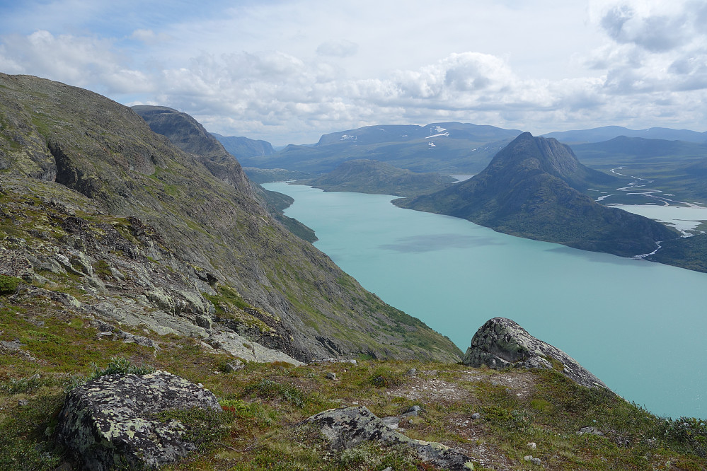 Er det ikke til og med visse Sarektilbøyeligheter over denne naturtypen? Helt uavhengig av graden av urørthet...