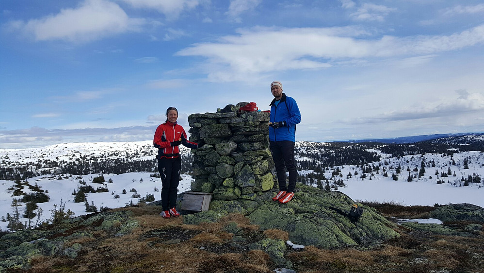 Ved Kjettberget flotte varde