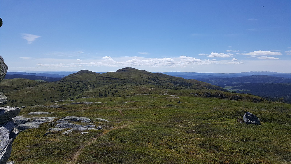 Fra Skjenafjellet mot Roåkerknappen og Killiknappen