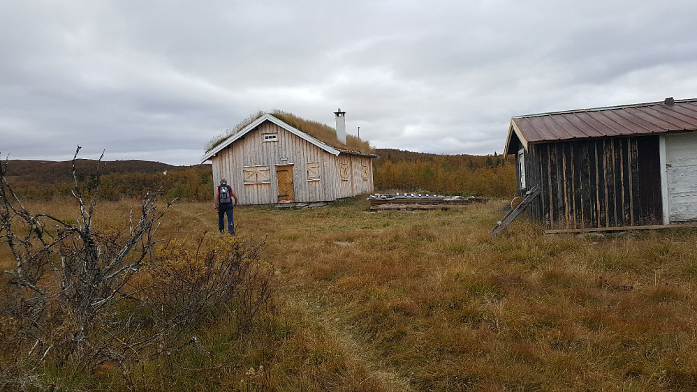 Reinsjøhytta sto det på denne nyrestaurerte hytta, knappe 100meter unna Reinsjøbua