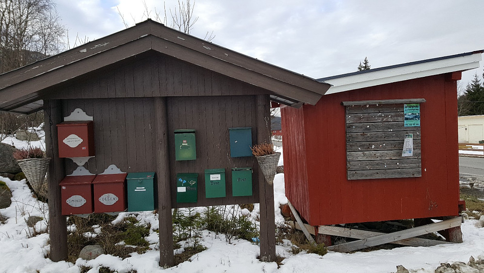 Auggedalen største samling av postkasser