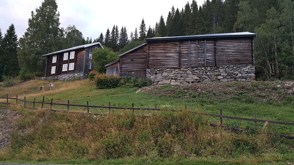 Søre Sønsteli med restaurert fjøs