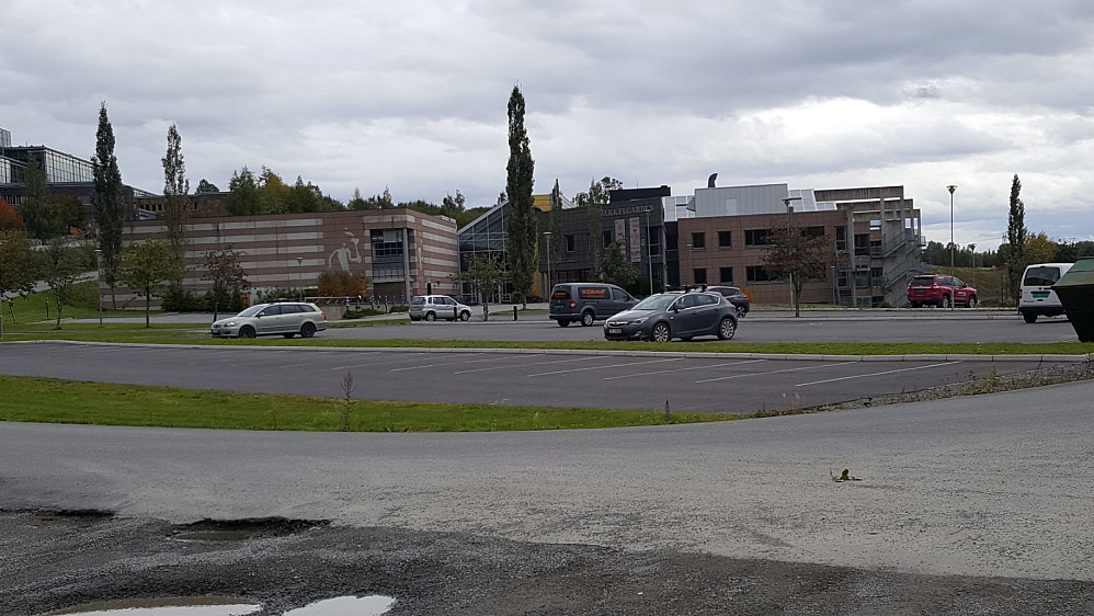 Parkerte ved Fakkelgården