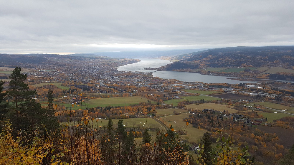 Utsikt mot Lillehammer og Mjøsa