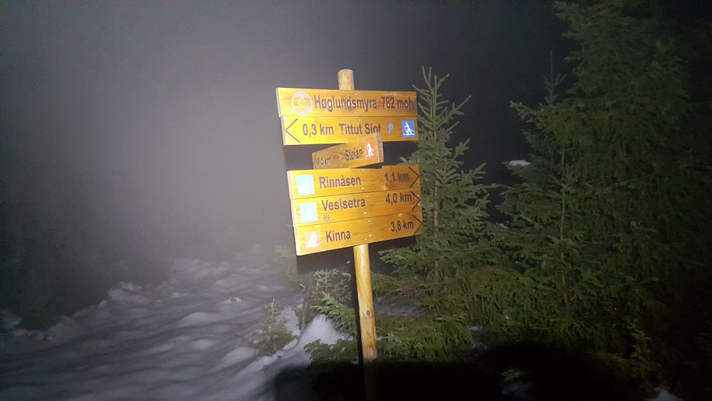 Løypeskilt ved Rindåsvegen, Høglundsmyra