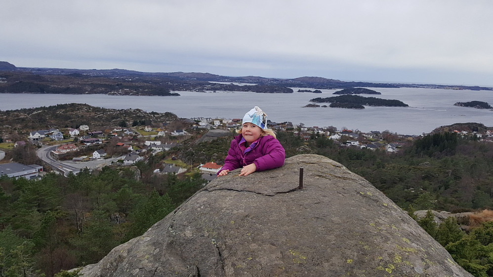 Mia på Folleseåsen, eller Brenneklubben som de innfødte kaller toppen