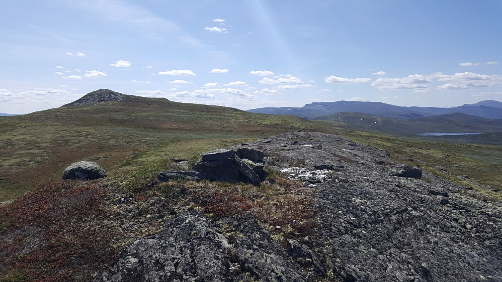 På midtre Megrundskampen, mot Megrundskampen