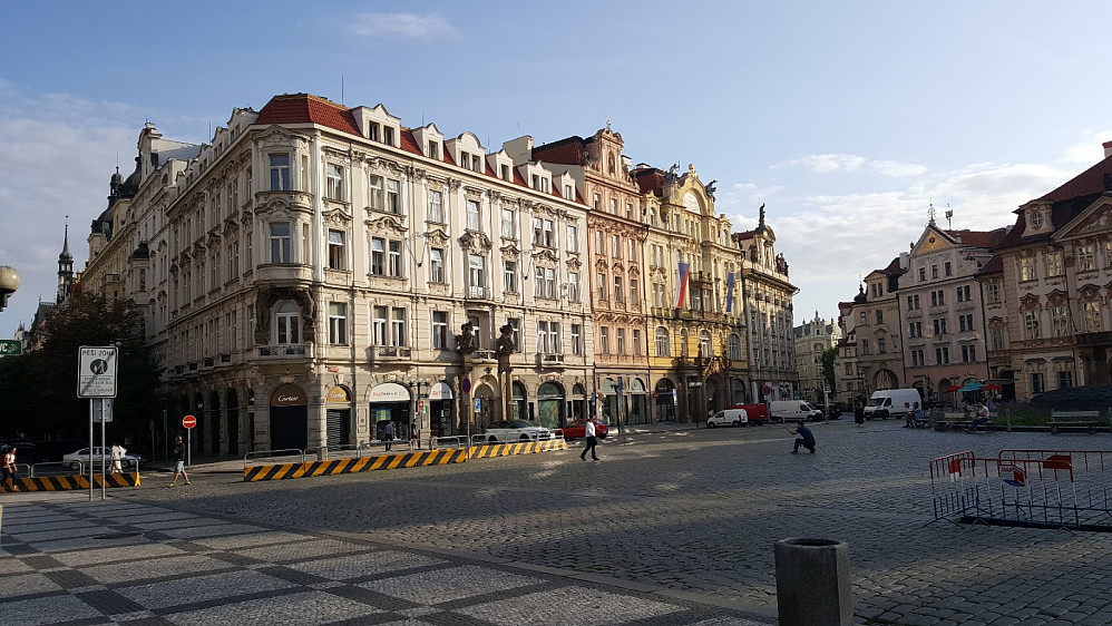 Flotte bygg over alt i Prahas gamleby