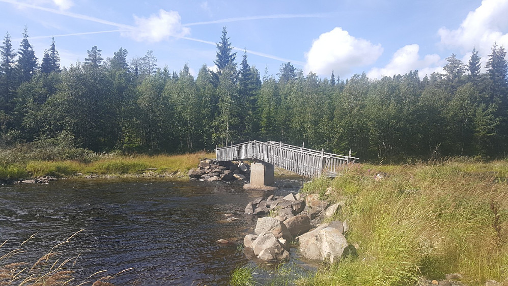 Brua over Øyåa