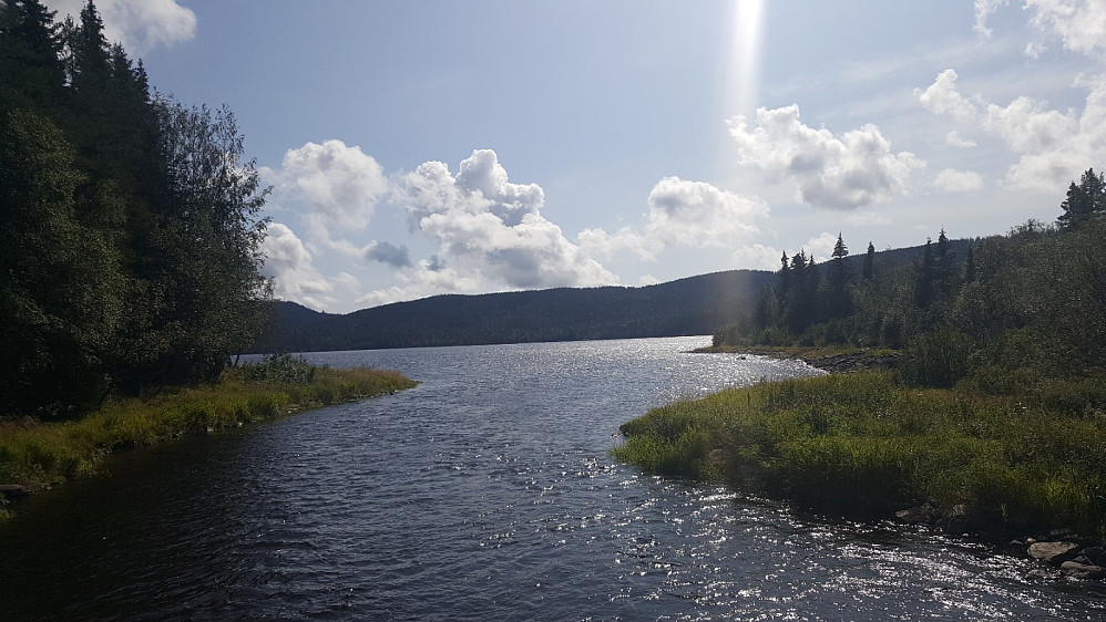 Utsikt andre veien fra brua, mot Nordmesna